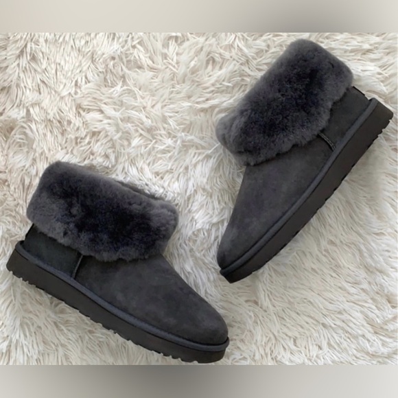 UGG classic gray mini fluff boots size 6 NWOB - Picture 3 of 9